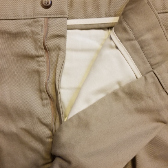 Men's Khakis Pants (36 x 39) - Picture 4 of 9